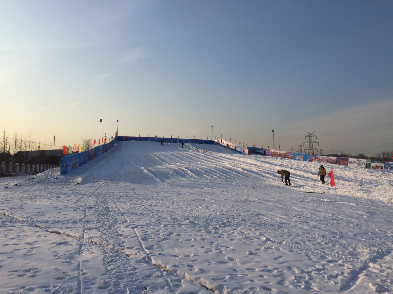 北京朝陽店冰雪樂園成功開幕，河北迪特加油助威